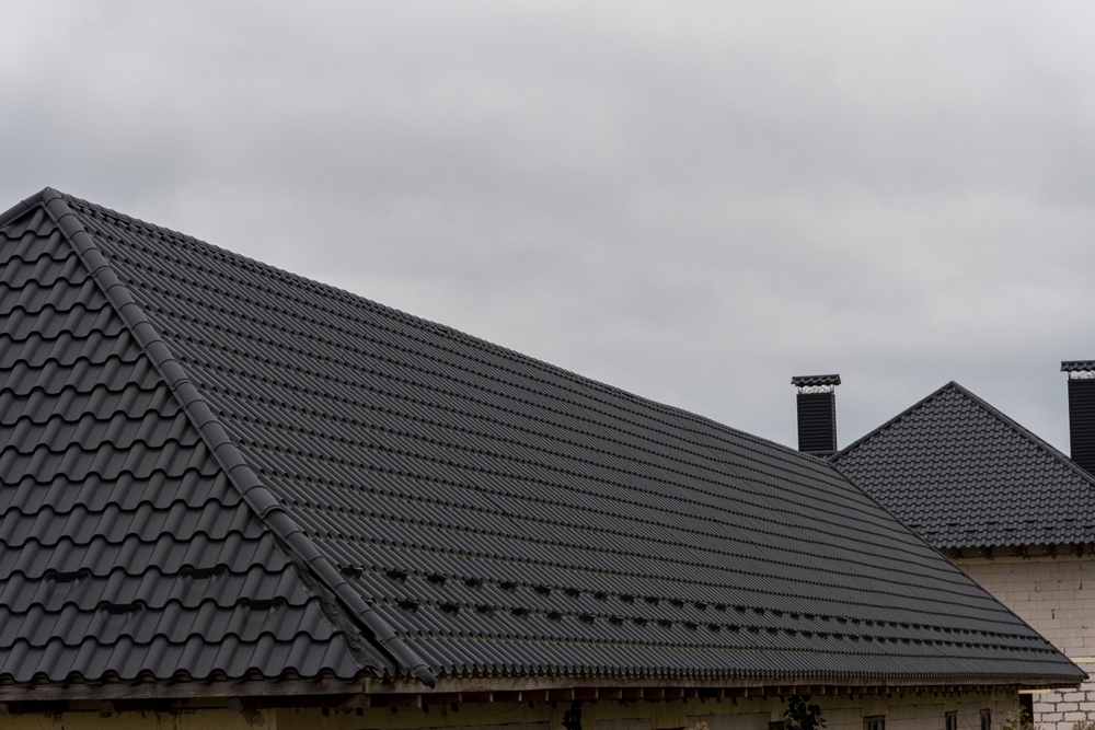 Nyt tag med tagsten udført som professionelt tagarbejde i Hillerød, København, Frederikssund og Roskilde